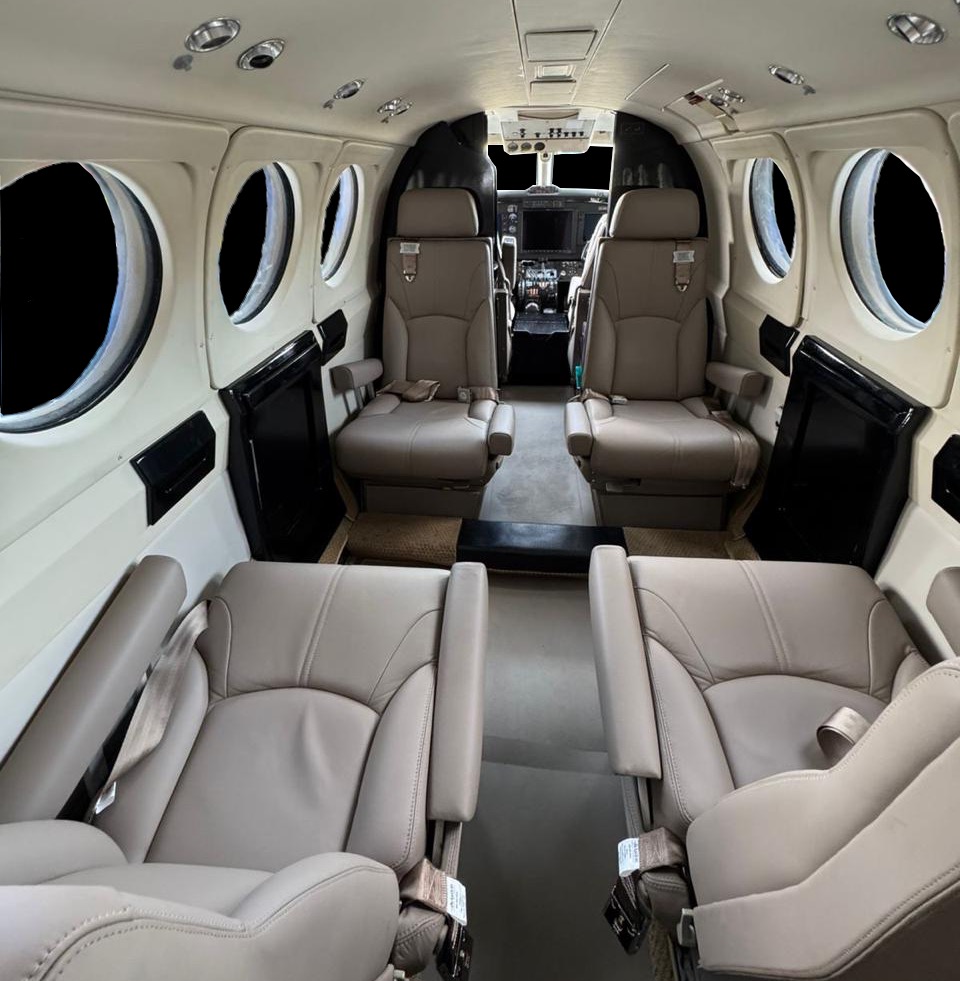 Beechcraft King Air B200 - 1981 - Image 3